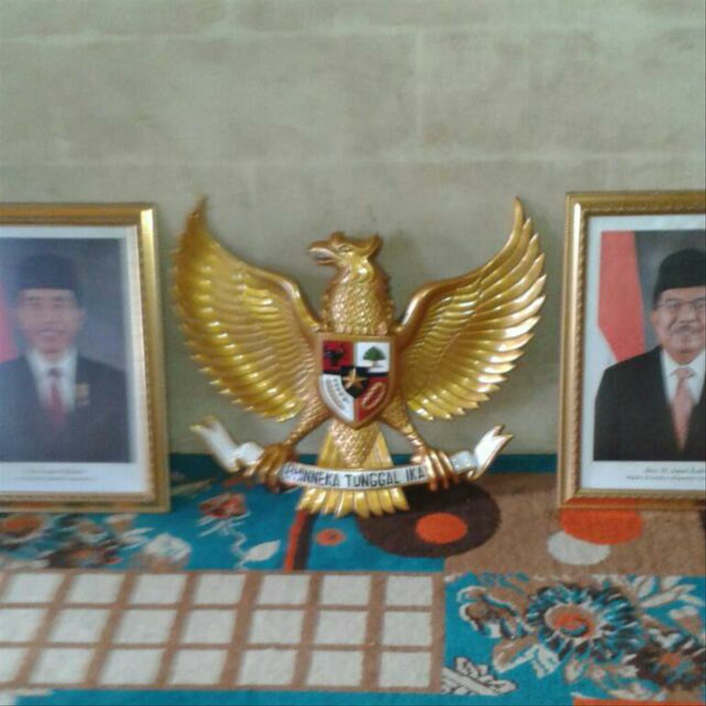 Foto Presiden Dan Wakil Ri Dan Lambang Garuda Pancasila Limited