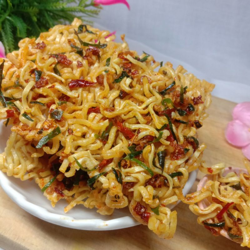 

Niqmatte ~ Mie kriting daun jeruk pedas