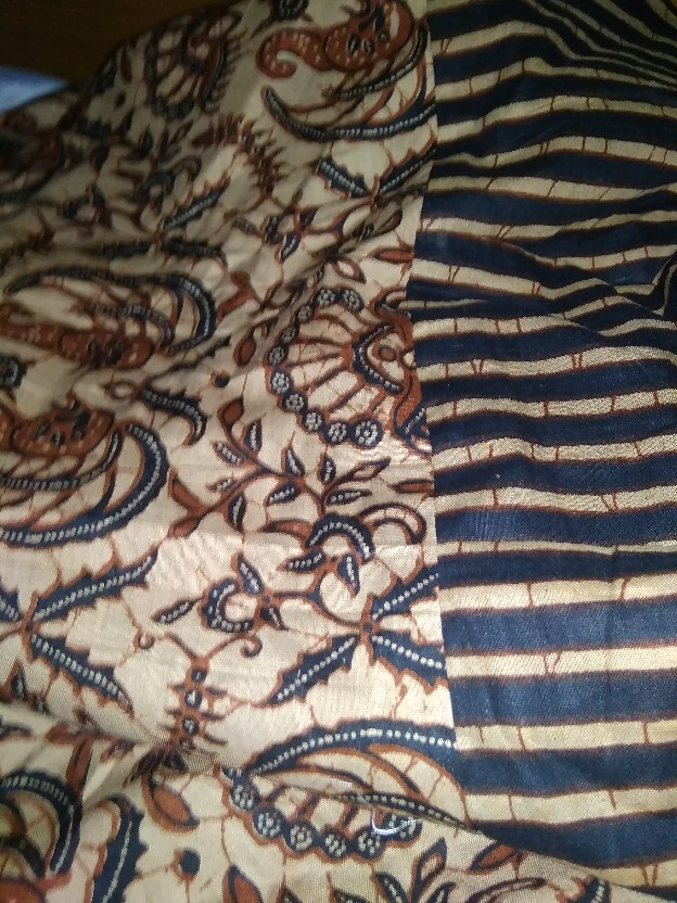 Yuli - Gamis Katun Ld 110 Cm Pb 135 Cm Batik Kencana Ungu(ku) Lebel Hitam(kuh)