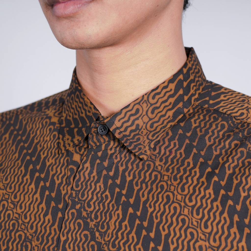 Kanjeng Denim - Kemeja Batik Motif Parang Lawasan Full