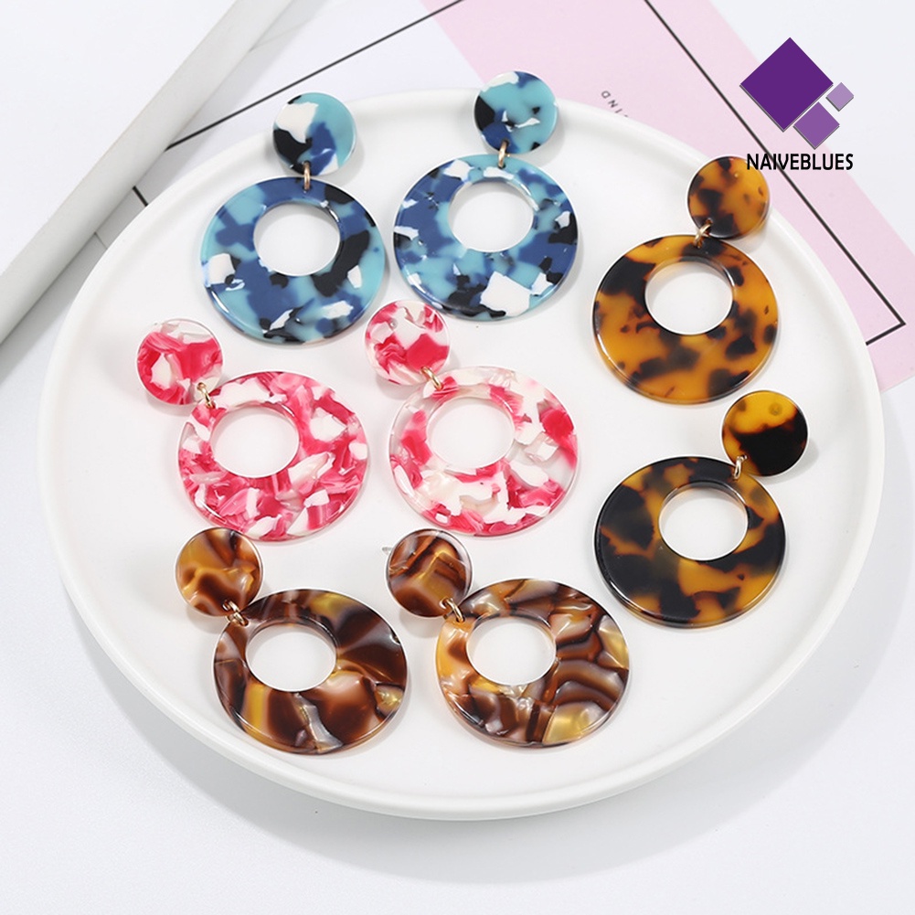 Anting Stud Bentuk Bulat Geometris Model Hollow Gaya Vintage Untuk Wanita