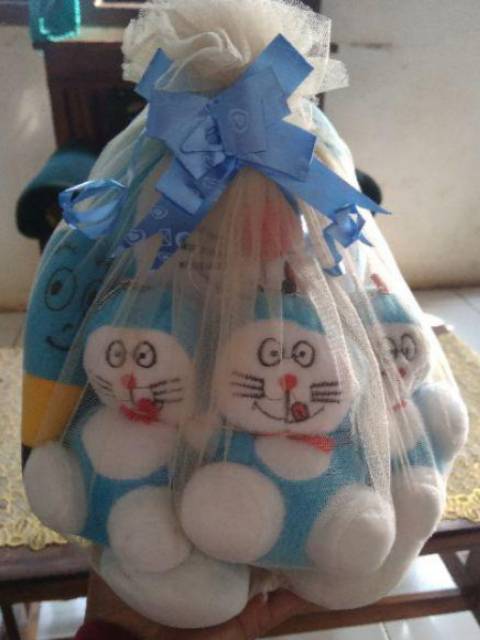 Boneka mini beranak doraemon