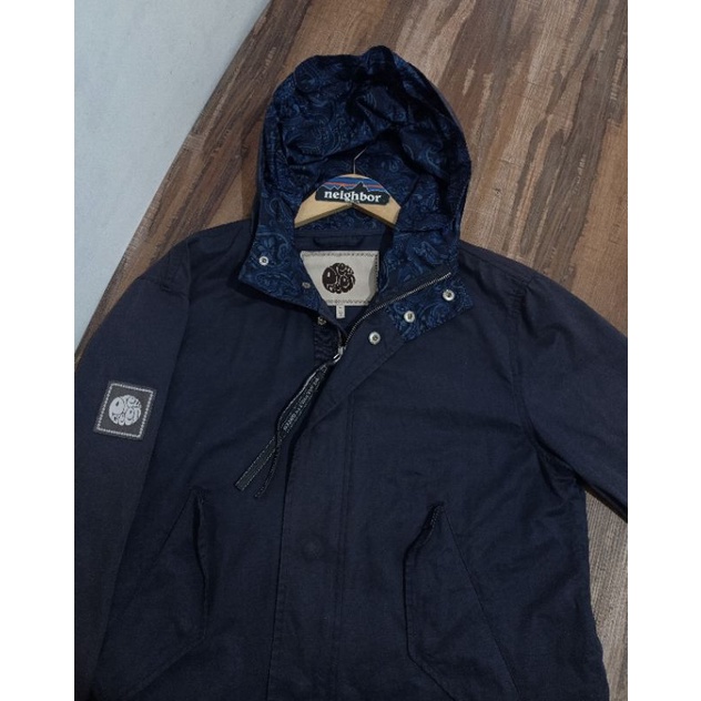 pretty green  zip through