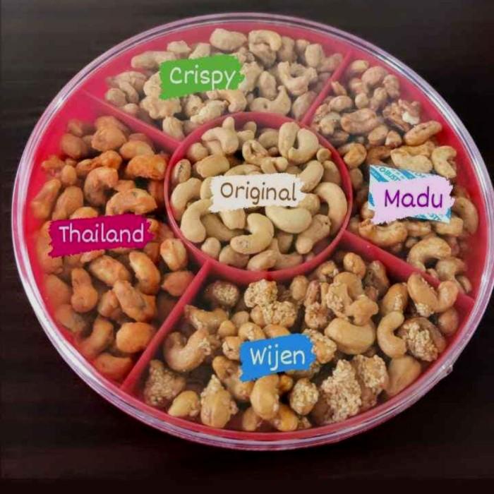 

kacang mede 5 rasa / paket lebaran