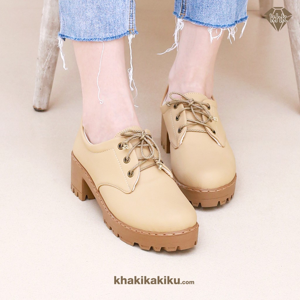 KHK by Khakikakiku Myra Beige Oxford