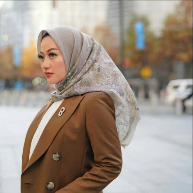 Buttonscarves New York Reborn - Soho