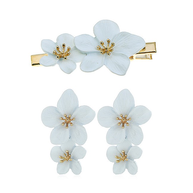 LRC Jep[it Rambut+Anting Fashion White Alloy Flower Hairpin Earring Set F61969