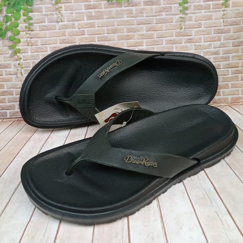 Sandal pria dua kaki sendal karet jepit pria ori produk terbaru