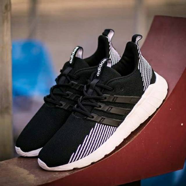 Adidas Questar Flow Black White