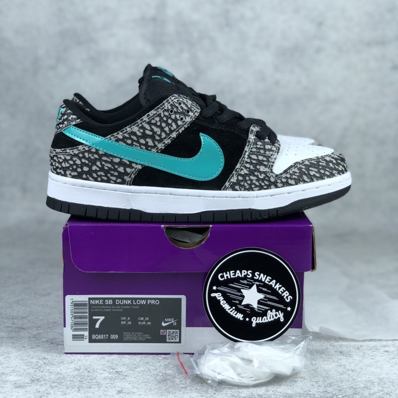 sb dunks elephant