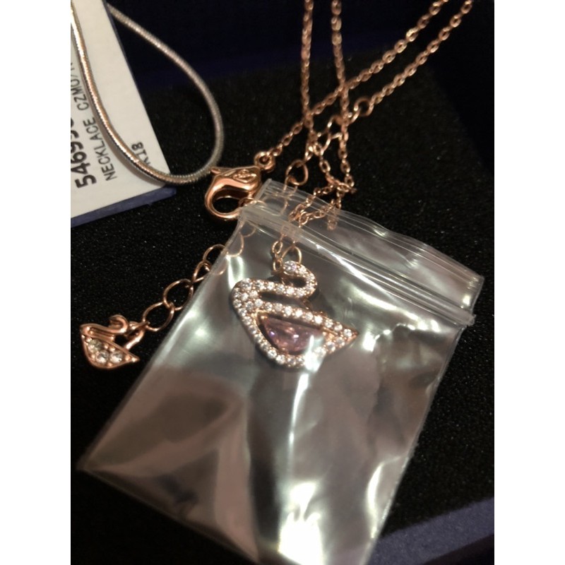 SWAROSVKI SWAN NECKLACE
