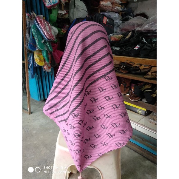 HIJAB KERUDUNG SEGI EMPAT PLISKET