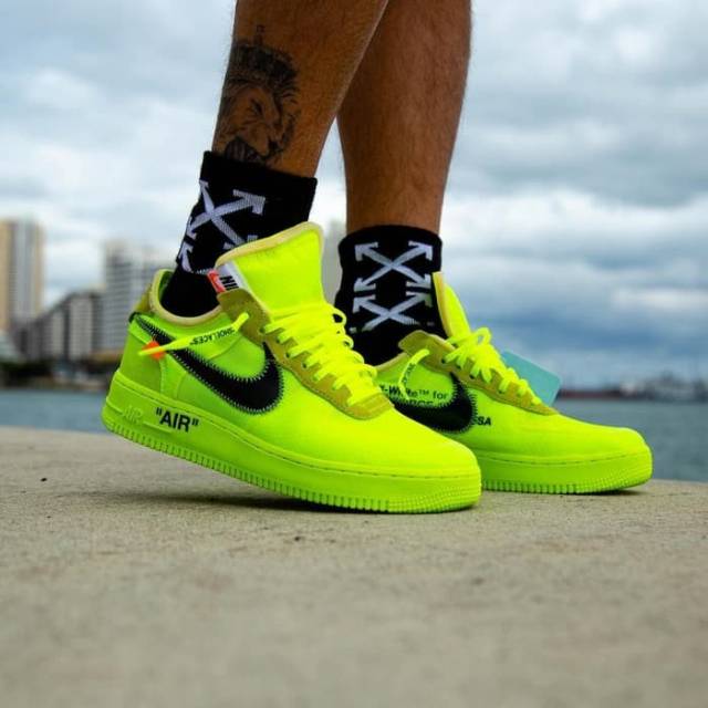 nike utility volt 2