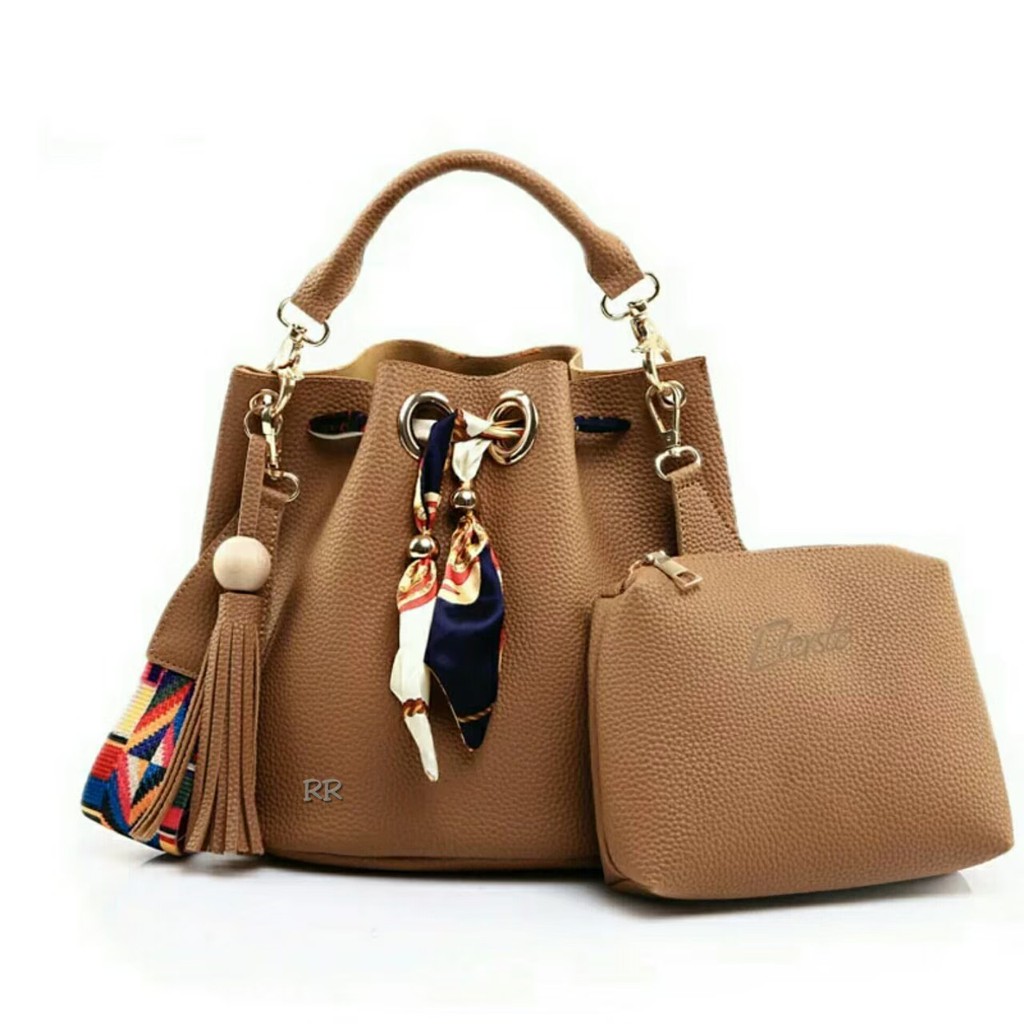 TG KPC8060 TAS DOCTOR SELEMPANG WANITA FASHION Tas Selempang Gucci Sylvie Mini Snapshot Camera Sling