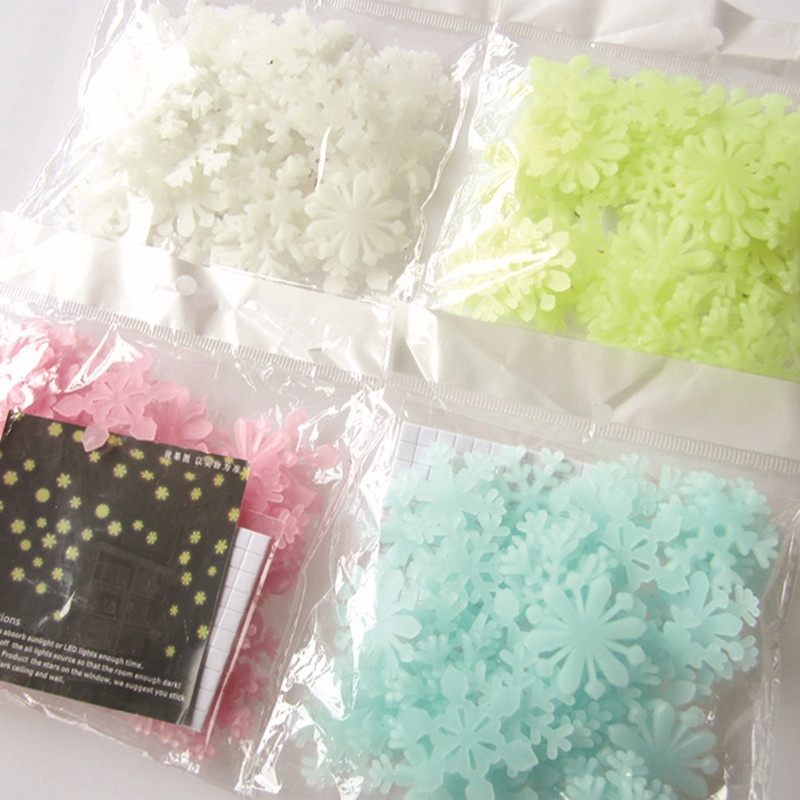 50Pcs Stiker  Dinding  Desain Snowflake Glow  In The Dark  