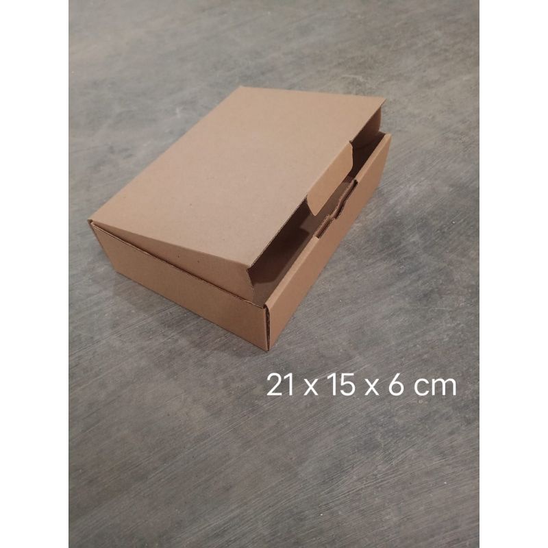 Kardus 21x15x6cm dan Easy Usage Kardus Hampers Kotak Hampers Box Hampers Kardus Makanan Kotak Makanan Box Makanan Kardus Kue Box Kue Kotak Kue Kardus Hadiah Kotak Hadiah Box Hadiah Gift Box Corrugated Box Kardus Diecut  21x15x6cm