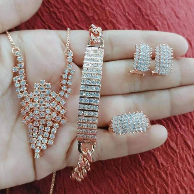 Sett Semi Berlian Medan Gelang Rantai