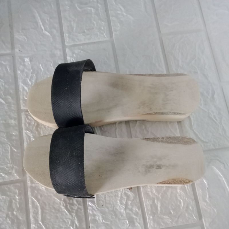 SANDAL BAKIAK TEROMPAH KAYU POLOS SANDAL MUSHOLA