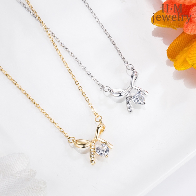 Kalung Rantai Klavikula Desain Pita Hati Aksen Berlian Untuk Aksesoris