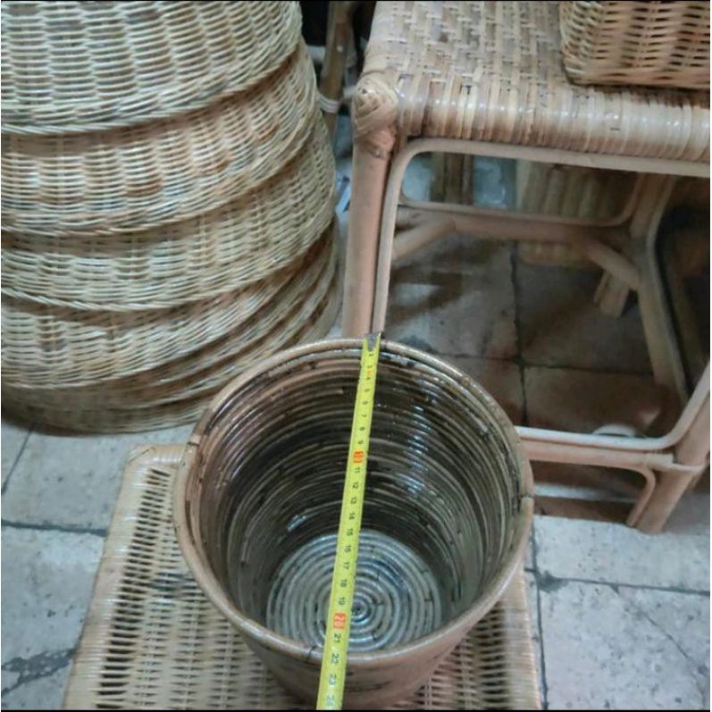 pot anyaman rotan