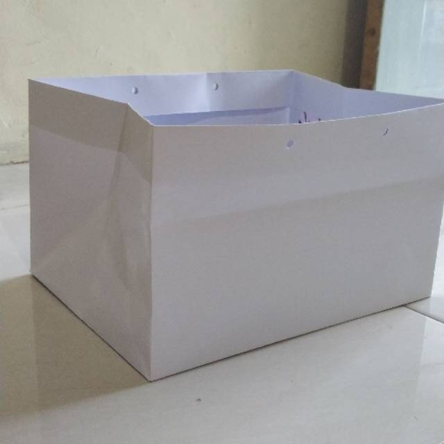 

Paperbag glossy 26x15x18 dan 28x18x22