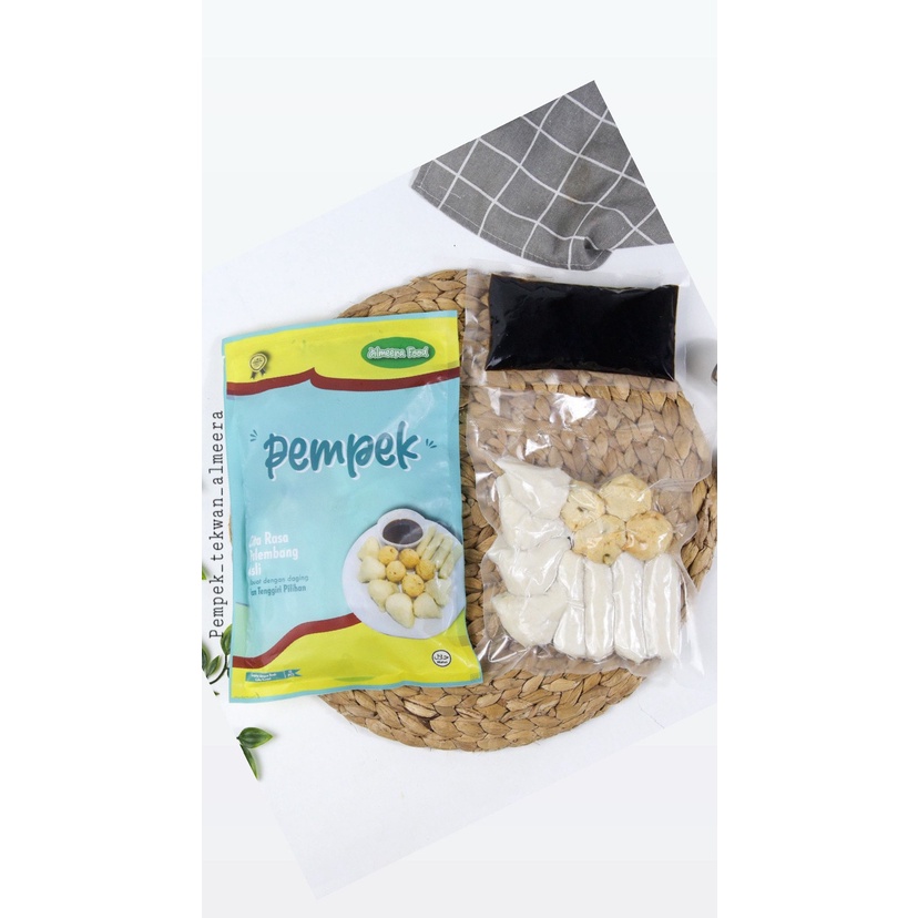

Pempek Palembang/ pempek ikan tengiri / pempek frozen food / pempek siap goreng / pempek asli Palembang / pempek komplit / pempek instan