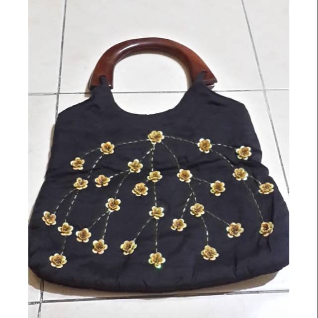 Tas Kondangan Pesta Hitam Bunga Kuning
