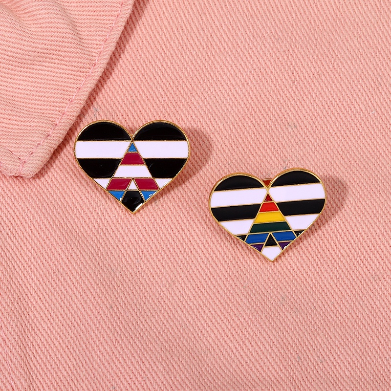 Bros Pin Enamel Bentuk Hati Motif Garis Hitam Putih Untuk Aksesoris Perhiasan