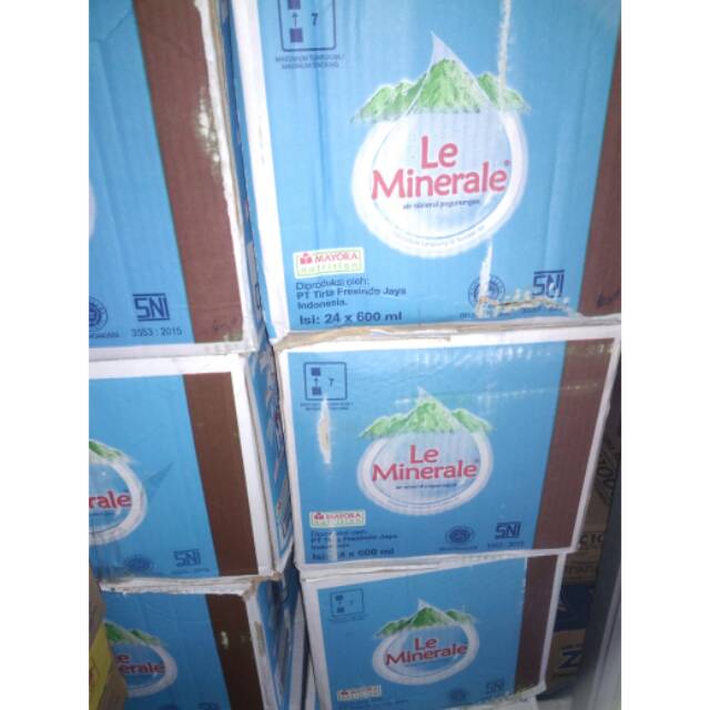 Le Mineral Minerale Minuman Botol Tanggung 600 ml isi 24 pcs