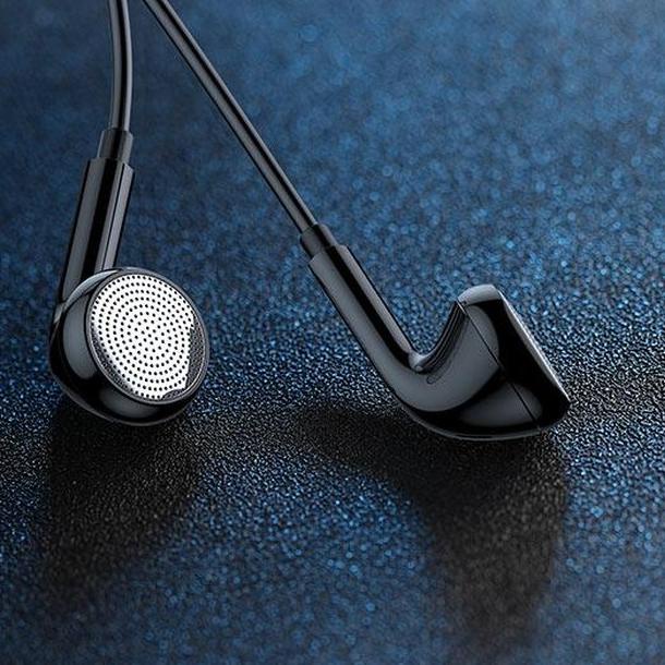 Headset Wired Earphone ROBOT RE601 handsfree Light weight Design ✔