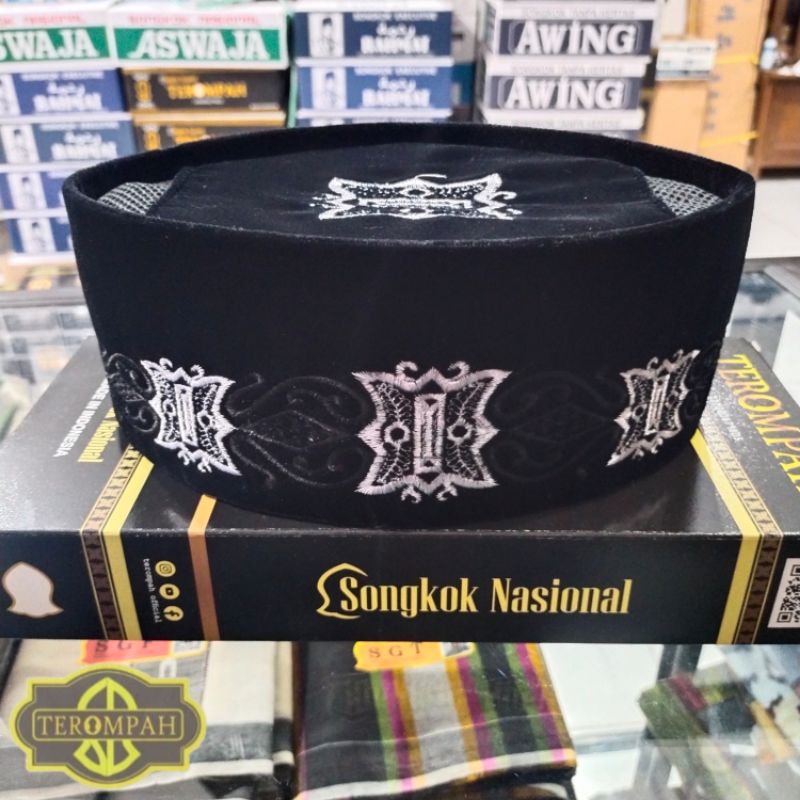Songkok Terompah Motif Border AC
