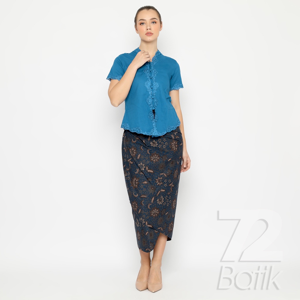 ROK BATIK SPAN Skirt Lilit Kebaya Instan Modern Wanita Motif Kembang Biru 725332 Cap 72 - Rok Batik Lilit Bawahan Skirt Kamen Kebaya Songket Batik Panjang Plisket Span Instan Jadi Bali Lembaran Premium Modern Untuk Wanita Kondangan