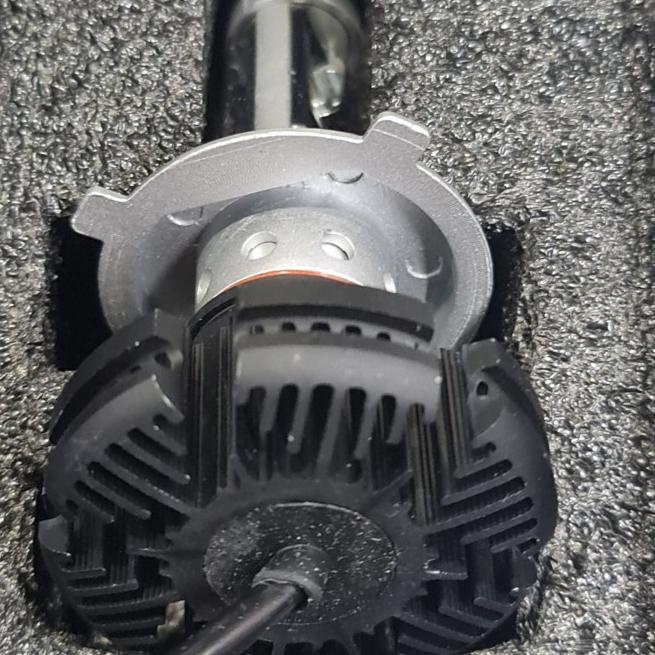 Led X3 H4 3 warna V49H