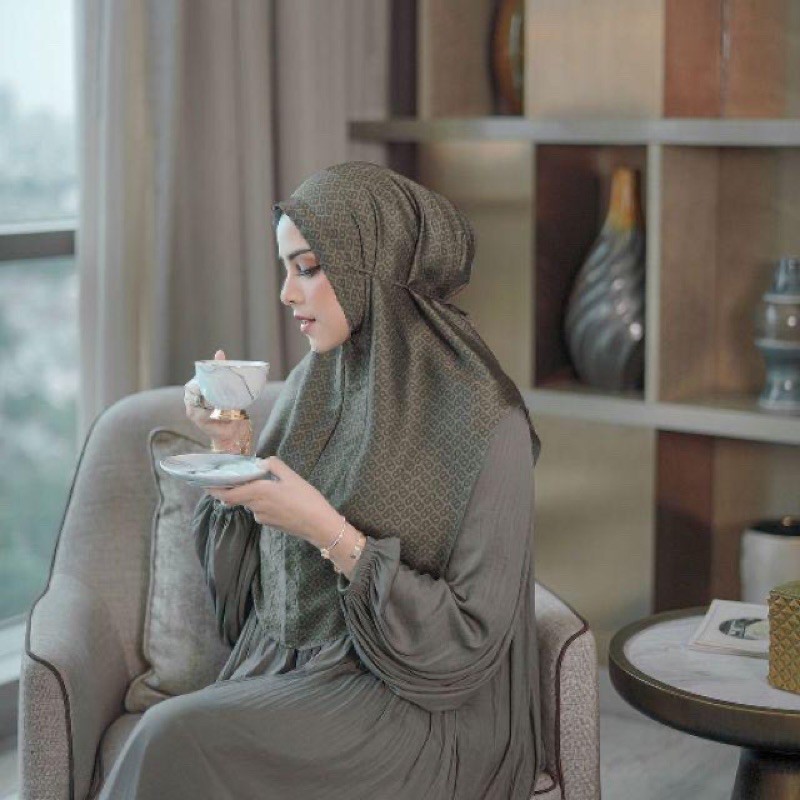 New. Sale. Tapis slip on Buttonscarves Cactus