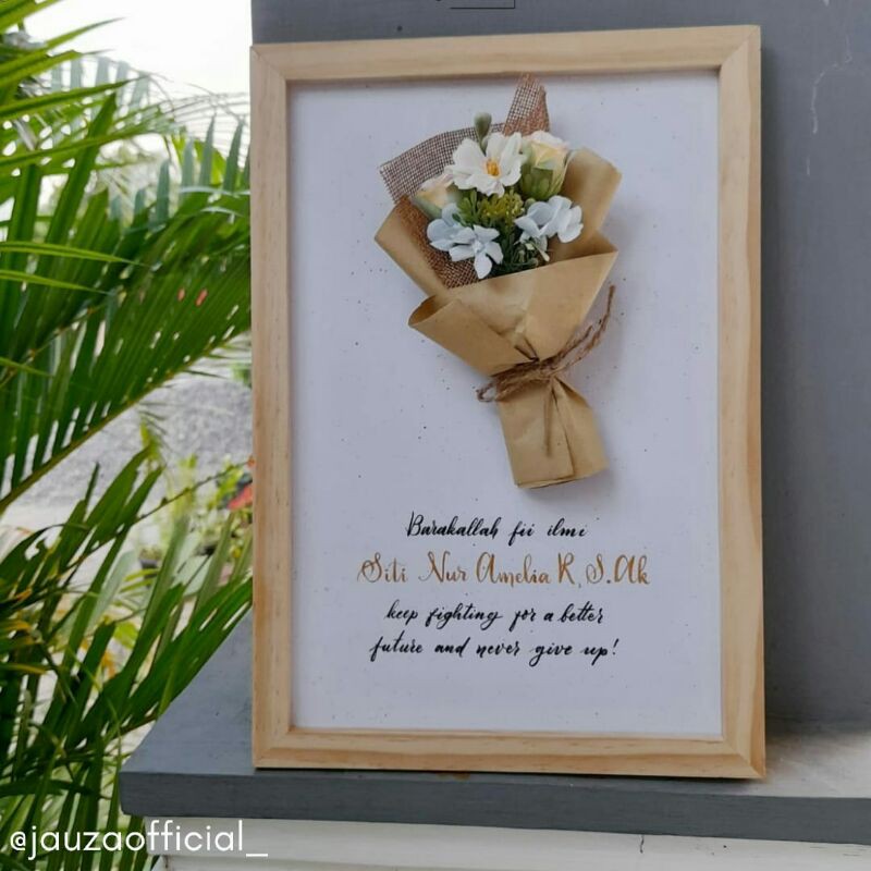 

Kado pernikahan / Kado ulang tahun / Gift box / Watercolor ilustrasion