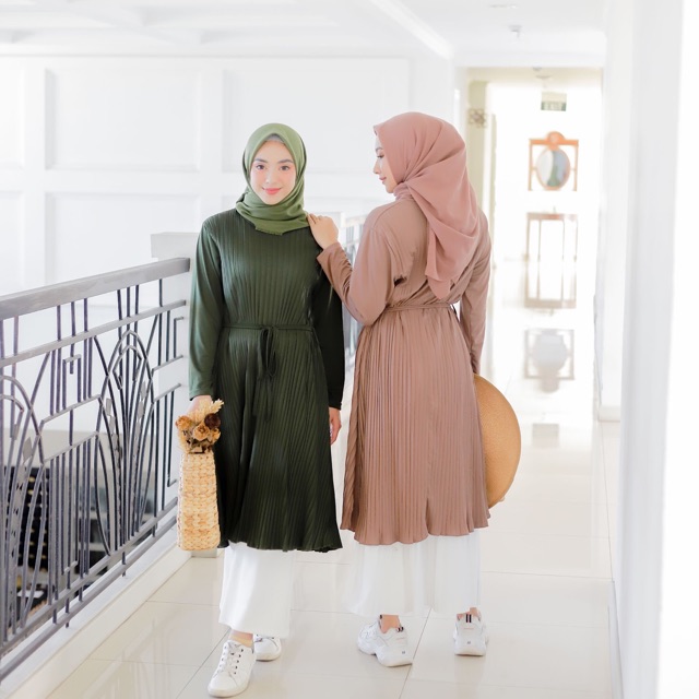 Shabrina Plisket Tunik Casual Polos