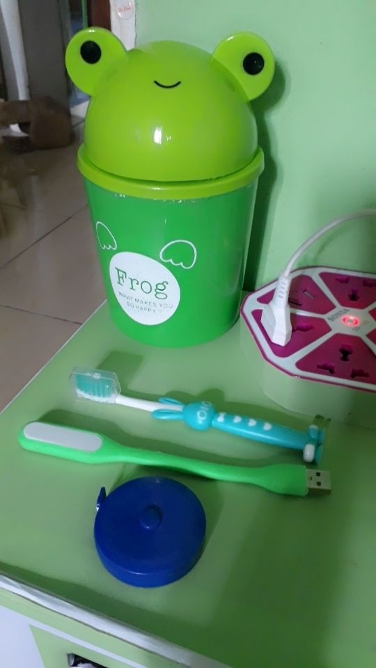 Tempat Sampah Karakter