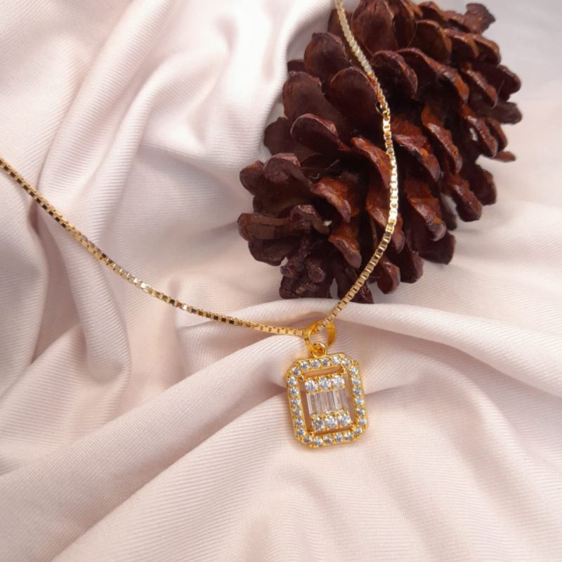 kalung rantai liontin petak berlian mas kalung wanita kalung murah kalung 18k kalung lapis emas kalu