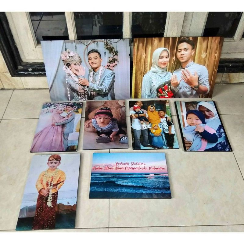 PAKET MURAH 2 FOTO 20R (30X40) SUDAH DI BUAT SAMA BINGKAI KAYU 27K