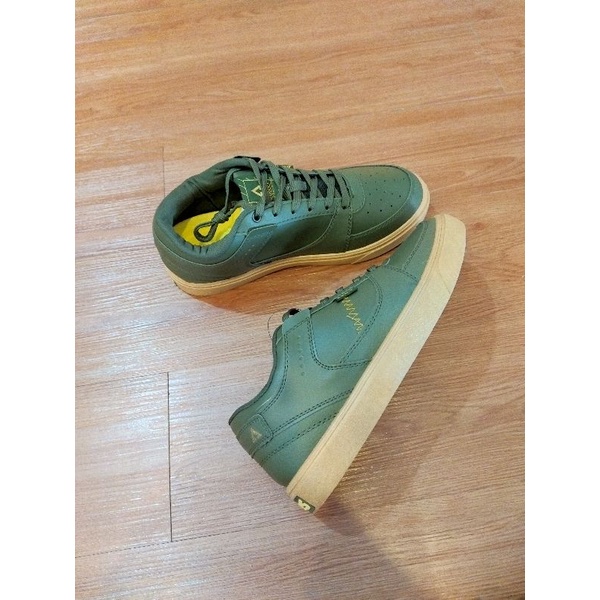 Aerostreet Hoops Low Olive Gum BNIB - Sepatu Sneakers