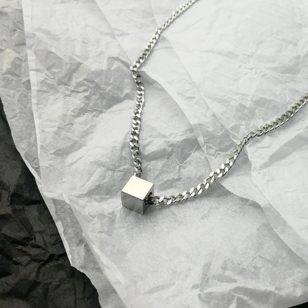 Kalung Rantai Klavikula Liontin Persegi Bahan Titanium Steel Gaya Hip Hop Korea Untuk Aksesoris