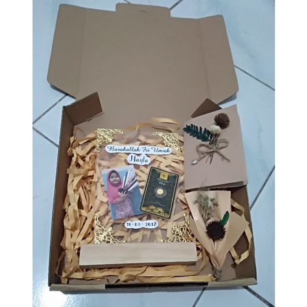 kado akrilik/ kado minigold/ kado ultah /kado nikah / kado wisuda/kado antam