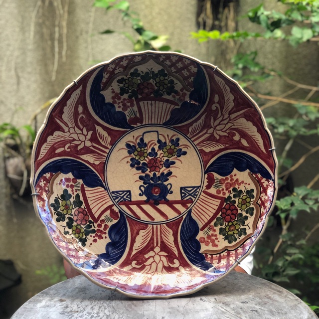 Piring keramik antik