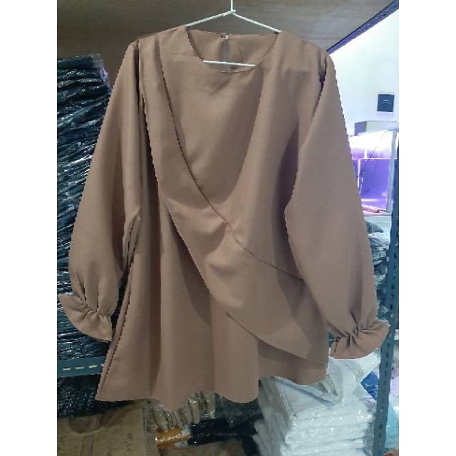 BLOUSE PUTIH LALA READY STOK TRAND BAJU KEKINIAN