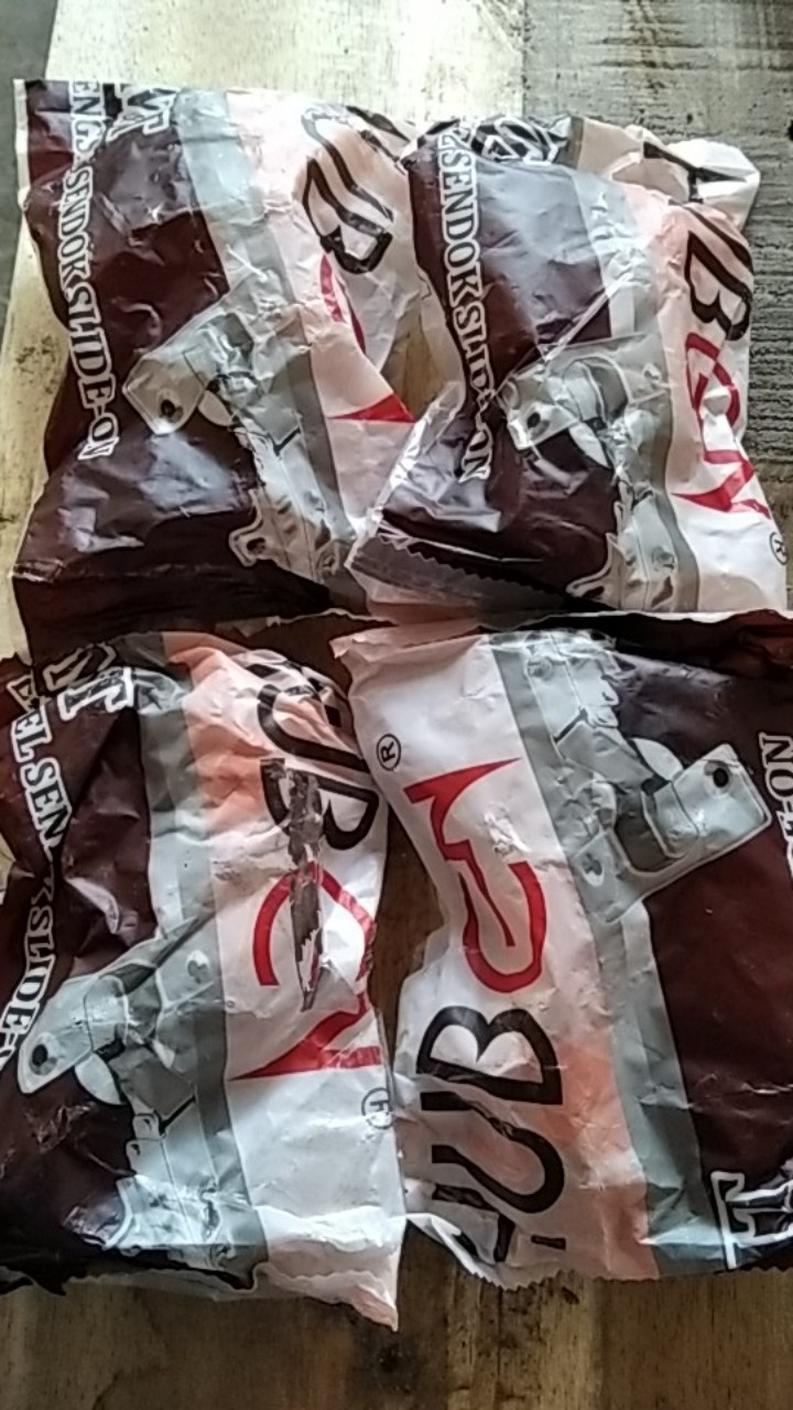 Engsel Sendok Lemari Kitchen Set Huben Lurus