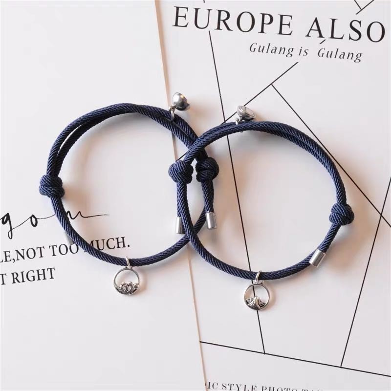 2 Pcs Gelang magnet Adjustable Bahan alloy Warna silver Untuk Pasangan