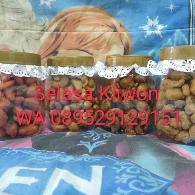 

Paket Kacang Mede 4 Toples