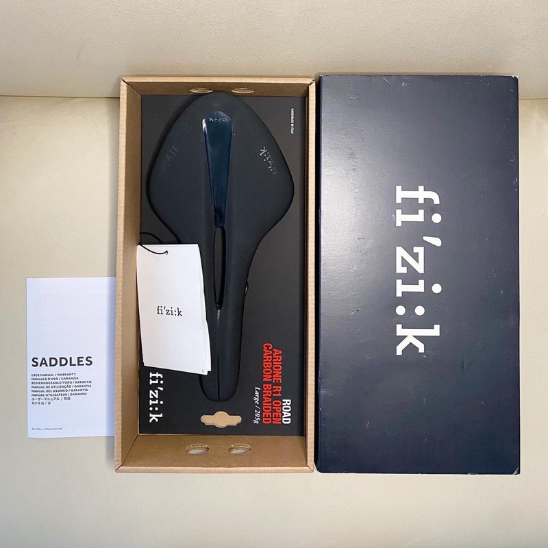Saddle fizik arione R1 open