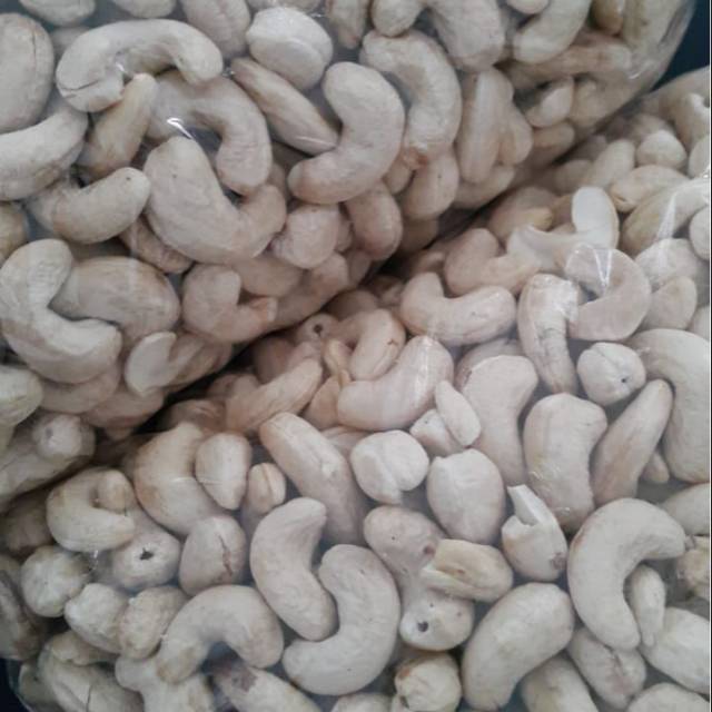 

Kacang mente super mentah (1 kg)
