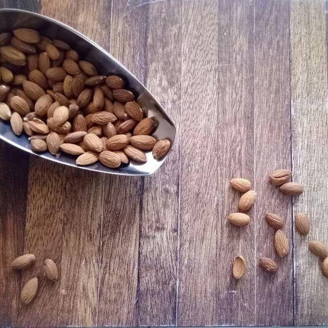 

Natural Whole Raw Almond/ Kacang Almond Mentah 50gr